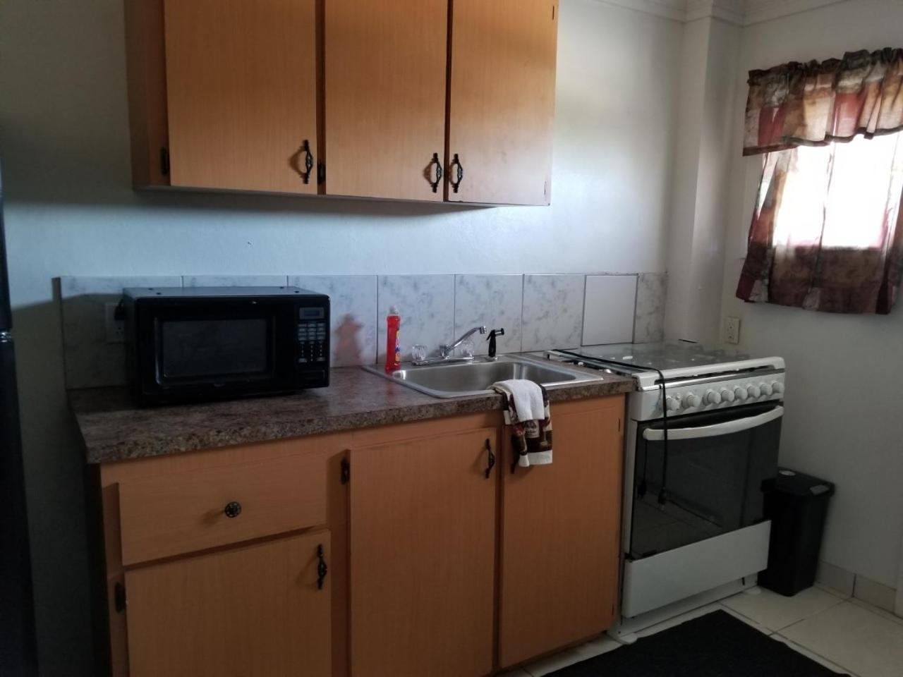 Sandy Bottom Apartment *
