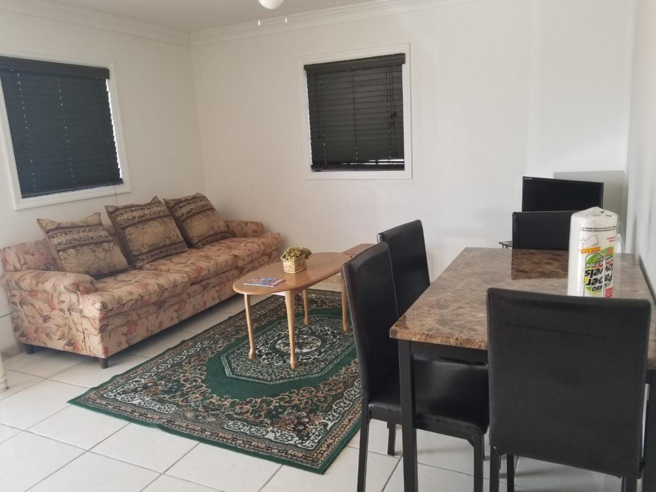 Sandy Bottom Apartment *
